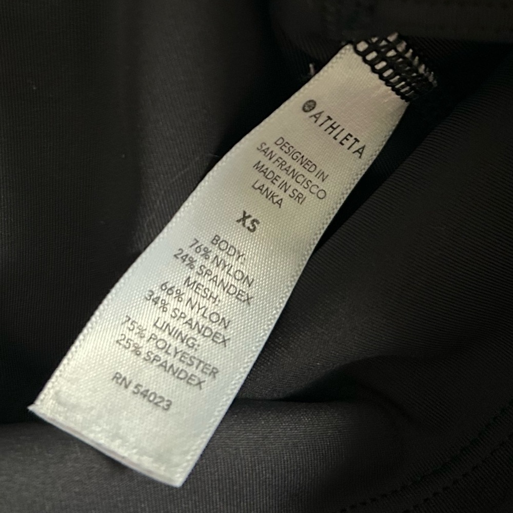 Athleta Black HIIT It 9" Bike Shorts - Picture 7 of 7